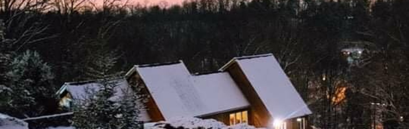 Stonehill Breeders Home during a Louisville Kentucky Winter